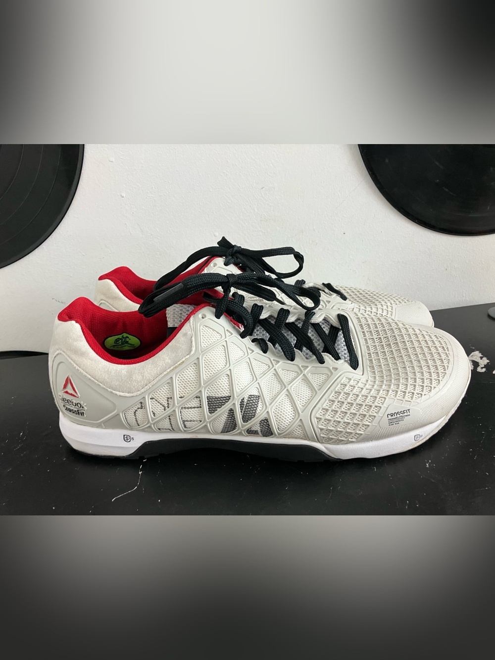Reebok Men's White Training Shoe with Red Lining and Black Laces